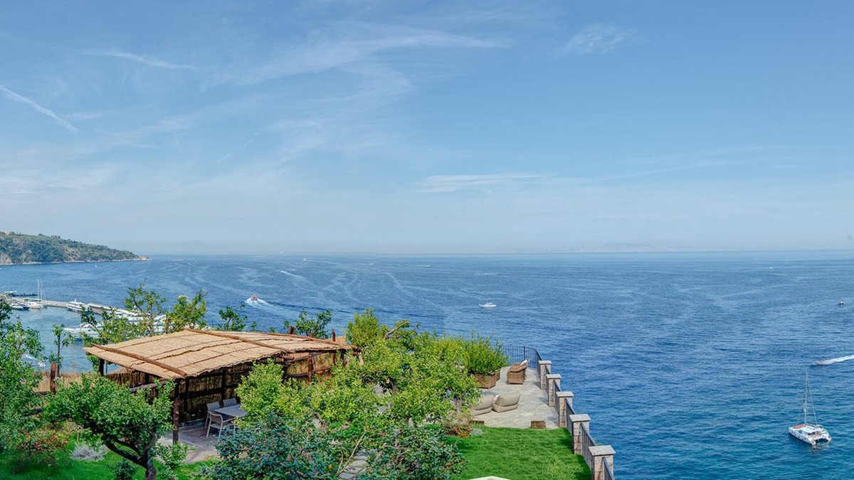 Sorrento City Centre Villa | Villa Galidia with Jacuzzi, Sea View, Garden and Air Conditioning