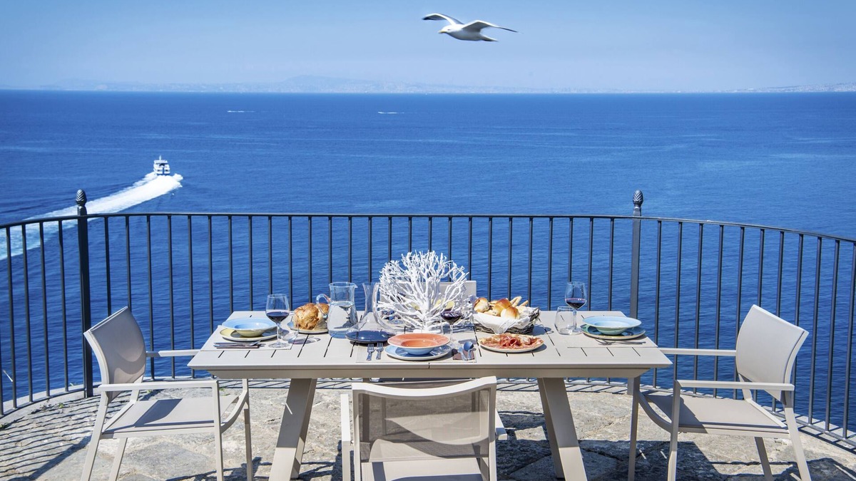 Sorrento City Centre Villa | Villa Galidia with Jacuzzi, Sea View, Garden and Air Conditioning
