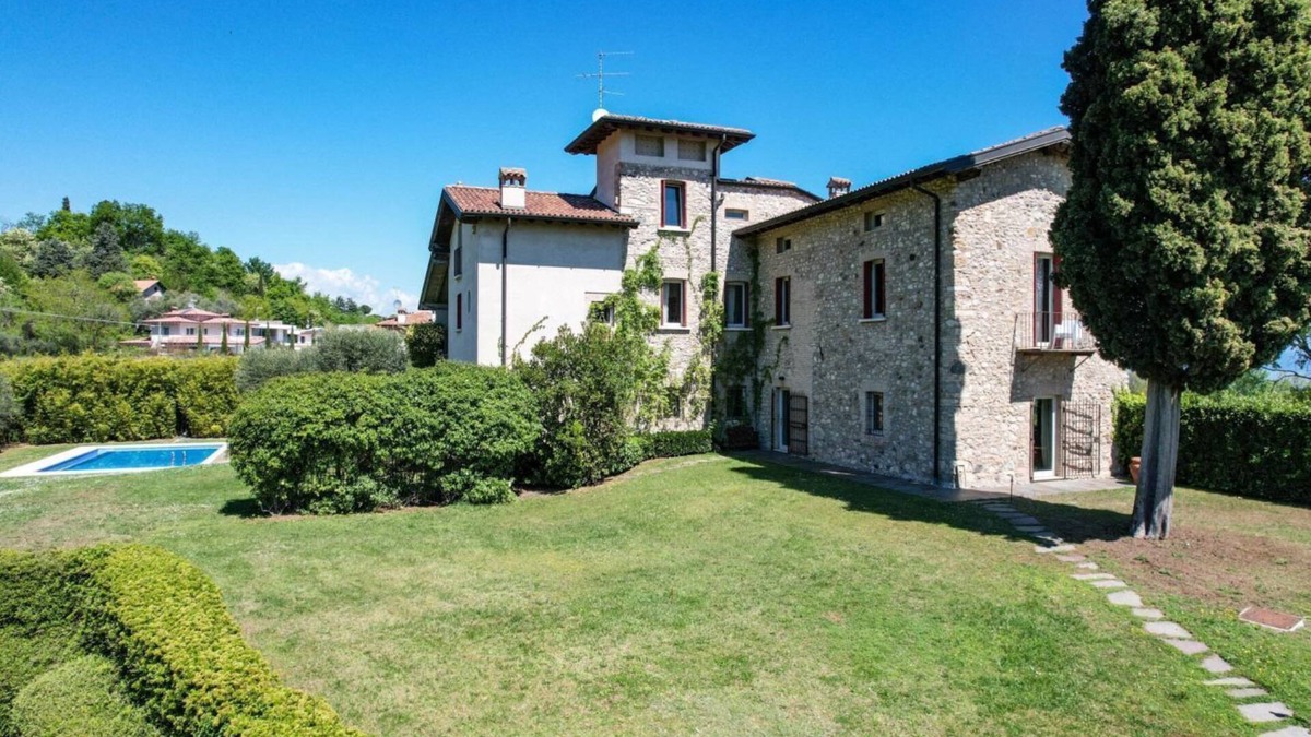 Lonato del Garda Villa | Villa GARDA - POOL - LAKE VIEW