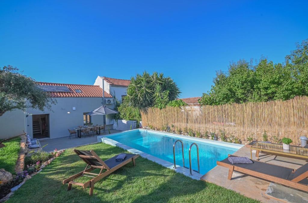 Kefalas Villa | Villa Garifalia with Sauna & Hydromassage