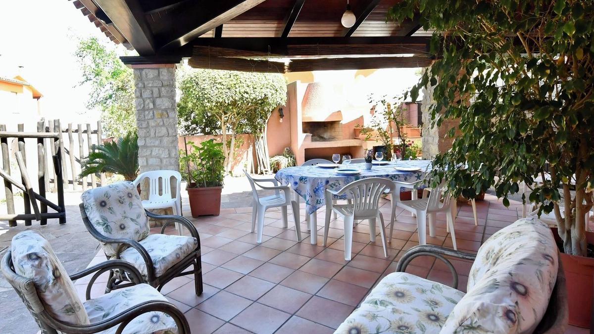 Sa Rocca Tunda House | Villa Gianni - Rustic House a Few Steps from the Sea for Families Seeking Peace