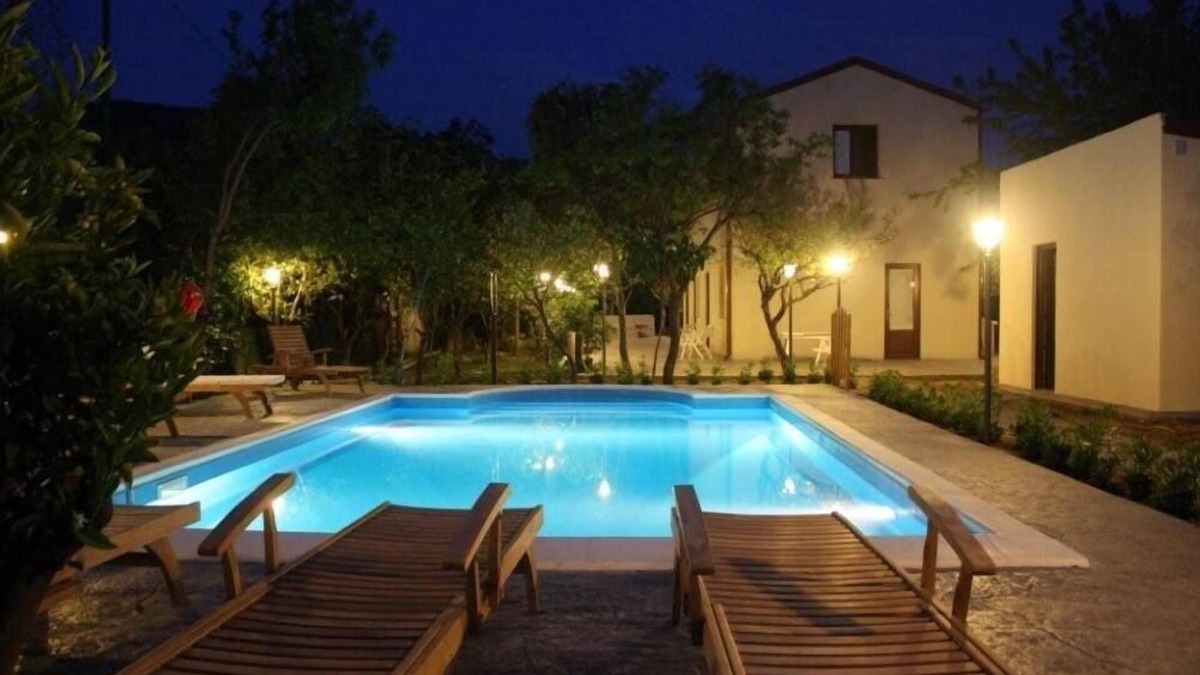 Piane Vecchie Villa | Villa Giardino Paradiso on the sea, with Heated Pool, in Cefalù with 13 seats