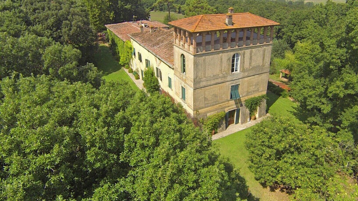 Fauglia Villa | Villa Gioli, a historic home between art and nature