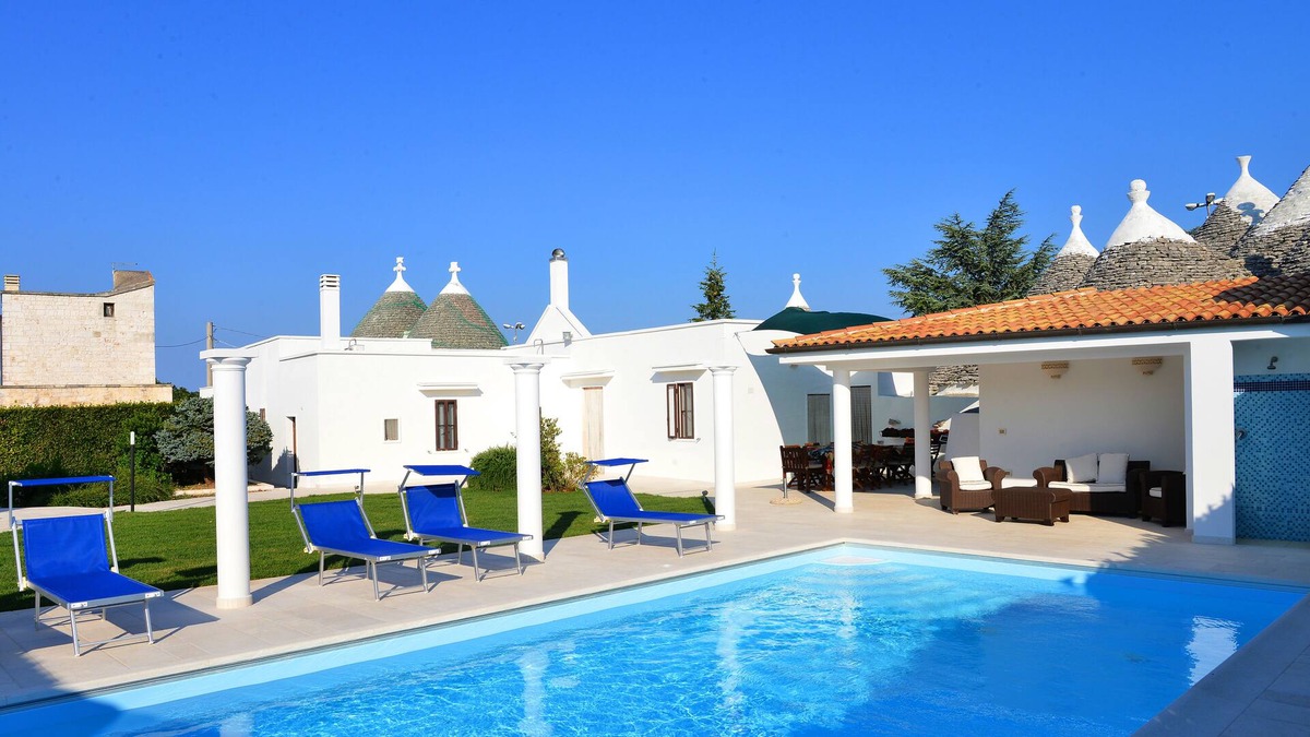 Specchiaruzzo Villa | Villa Giovanna with amazing private pool and WiFi