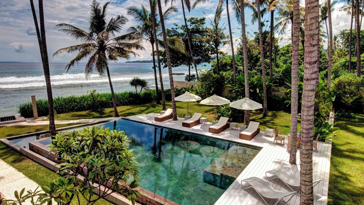Dalung Villa | Villa Gita Segara, Bali - White sands Elegance: Luxury Villa by the Sea!