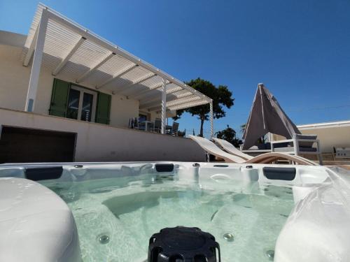 Marinella di Selinunte Villa | Villa Giulia by Casa Azzurra Apartments