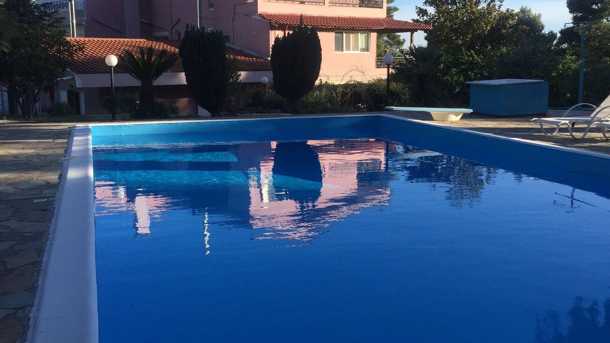 Oropos House | VILLA GLENDA, VARNAVA