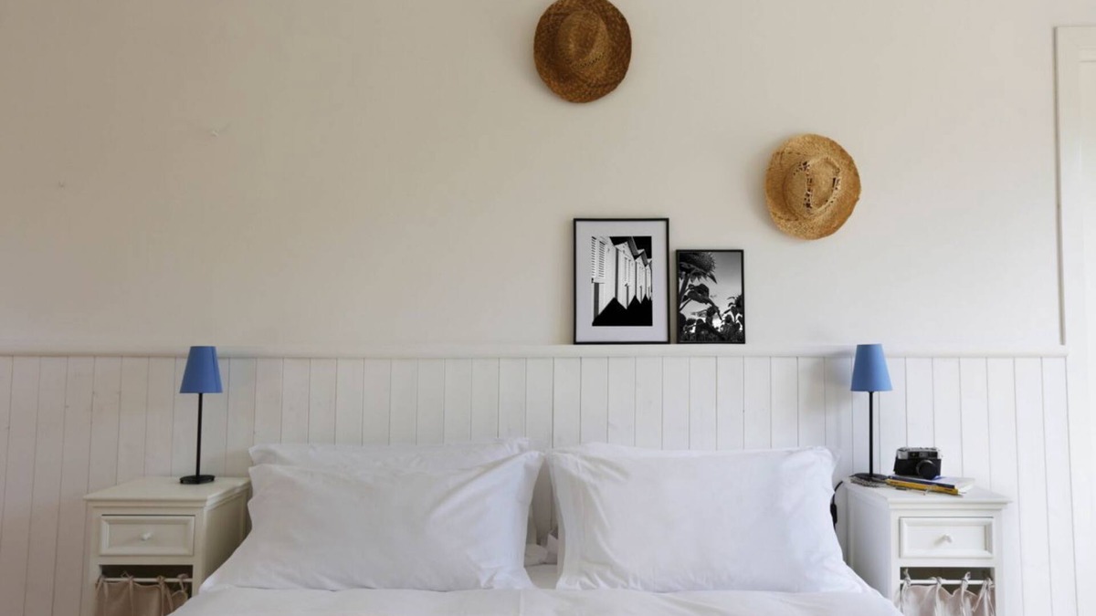 Ostra Cottage | VILLA GLICINI: A romantic countryside cottage with a pool