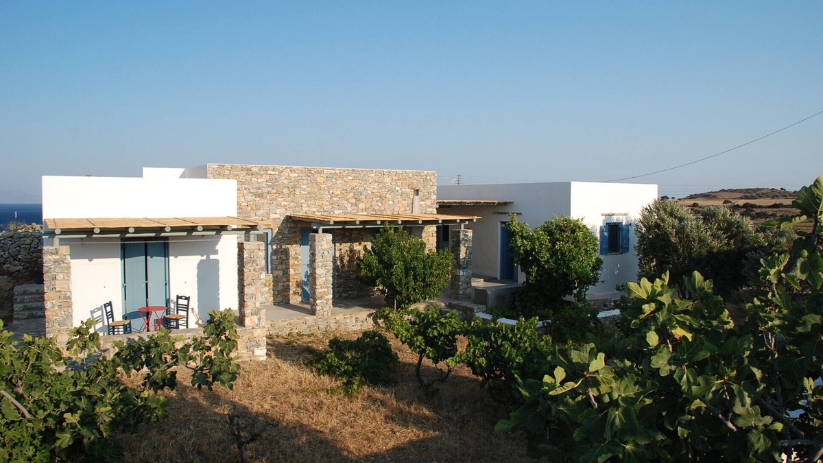 Schinoussa Town House | Villa in picturesque village, 5 min walk from the island best beach