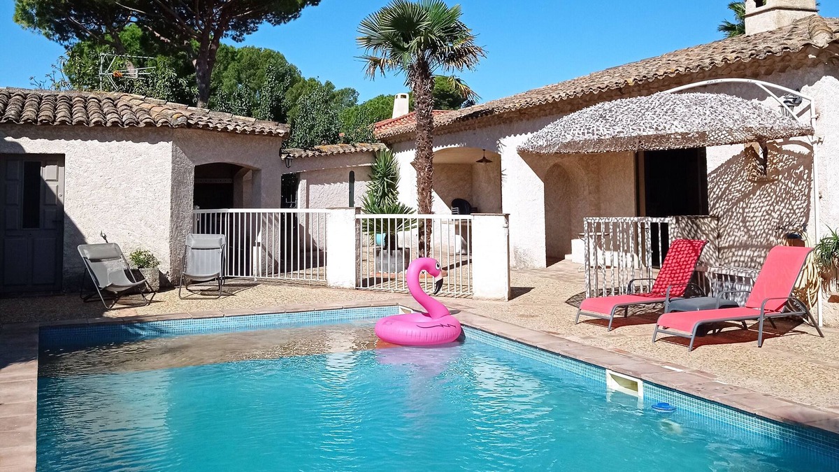 Pomerols Villa | VILLA GRAND CONFORT private pool 4 bdrms wifi air conditioning 10 km sea