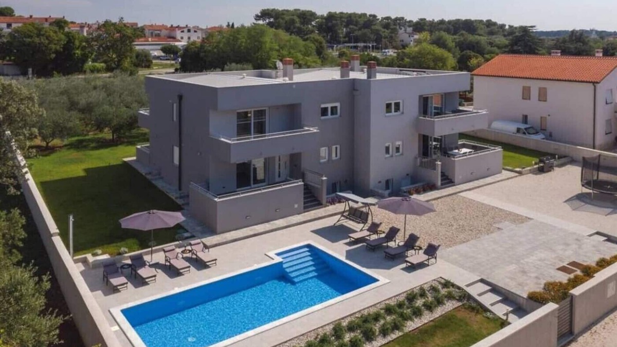 Pula Villa | Villa Grande T&D for 14 people near Pula with sauna, fitness & heated pool