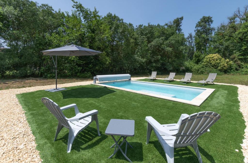 Berrias-et-Casteljau House | Villa Graveyron - Maison avec piscine privée