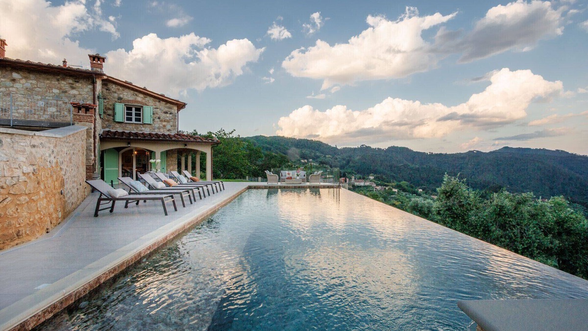Pescaglia Villa | Villa Grema, a Farmhouse with Private Infinity Pool between Lucca and the Beach