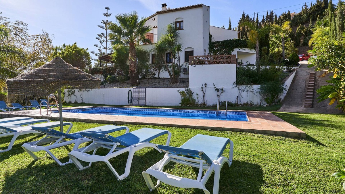 Frigiliana Villa | Villa "Group Villa 14 Pool wifi Air" with Mountain View, Pool & Wi-Fi
