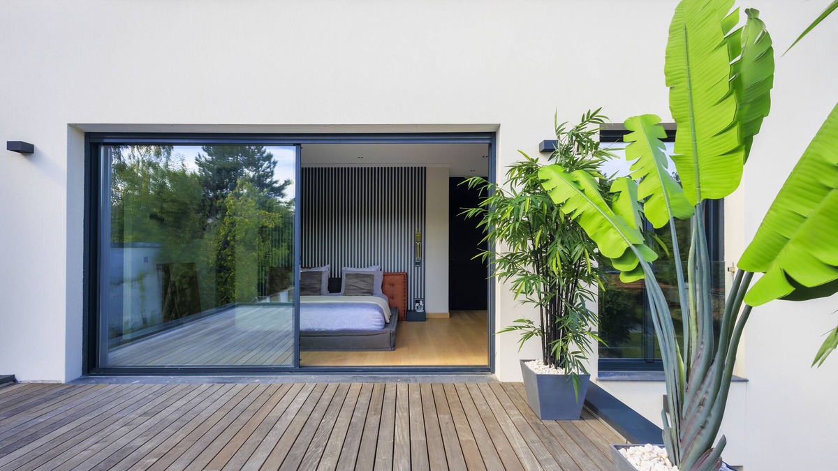 Le Perreux-sur-Marne Villa | Villa Hélène - Les Demoiselles at Versailles