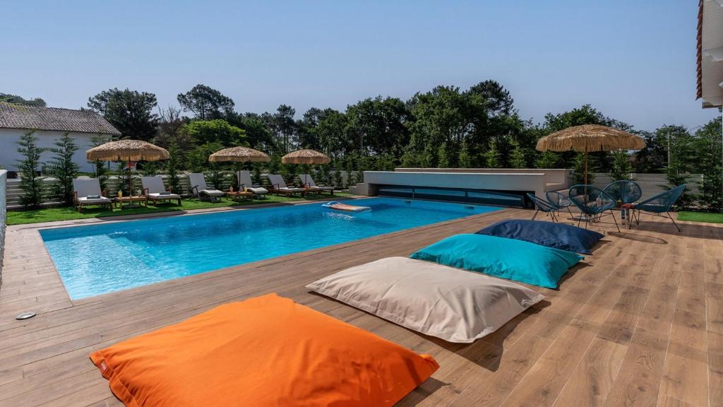Saint-Medard-en-Jalles House | Villa Hakuna Matata - 4 étoiles climatisée avec piscine