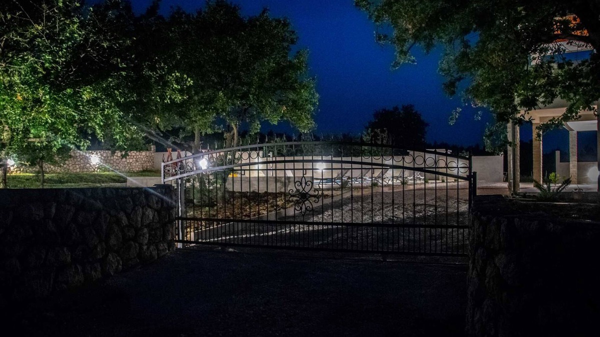 Podgradina Villa | Villa Hanami Zen Garden by Feel Croatia