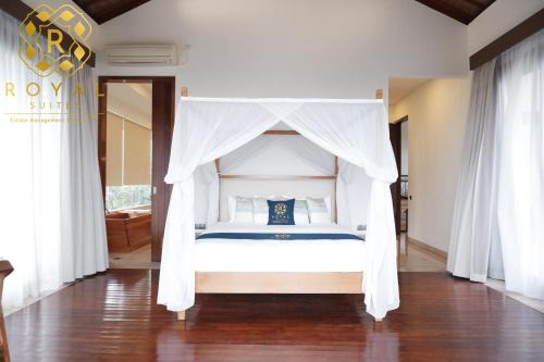 Tanjung Uncang House | Villa Harimau - Pinewood by Royal Suites