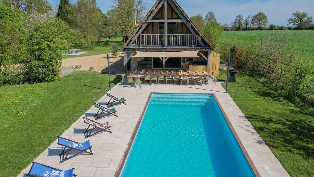 Eperrais Villa | Villa Haut Briauche (61) - Heated pool - Beach Volley - 2h Paris - 45p