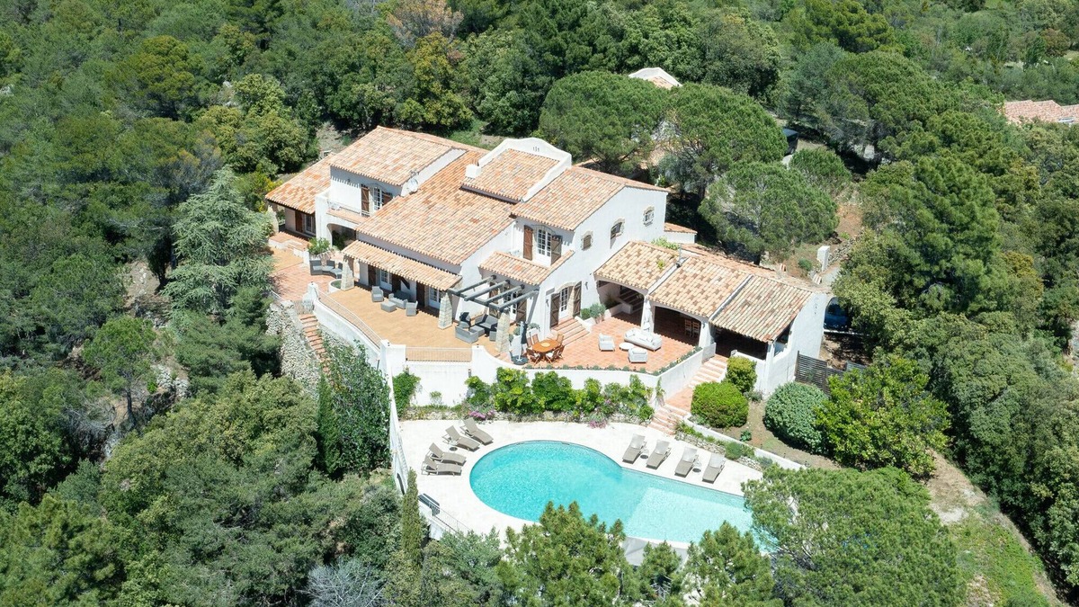 Tourtour Villa | Villa Hauteurs de Tourtour – Luxury hilltop villa with panoramic views, large heated pool and full privacy in Provence