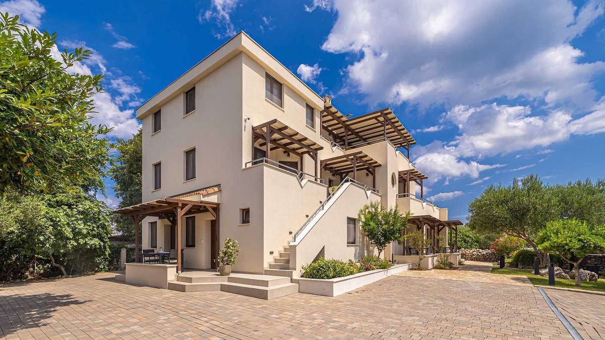 Linardici Apartment | Villa Haya - apartment KAMELIJA with heated pool