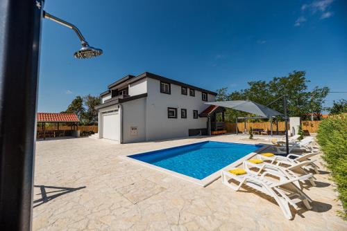 Zemunik Donji Villa | Villa Heaven