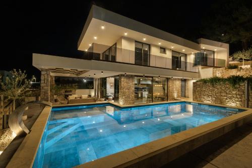 Komarna Villa | Villa Hedona