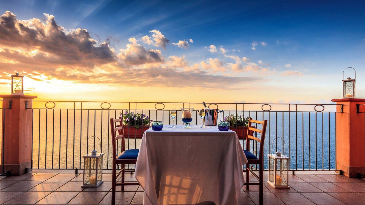 Piraino Apartment | VILLA HELIOS IS WAITING FOR AN UNFORGETTABLE HOLIDAY