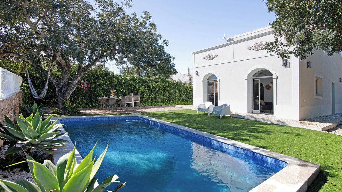 Medronhal Villa | Villa 'Herdeiro' with Sea View, Wi-Fi and Air Conditioning