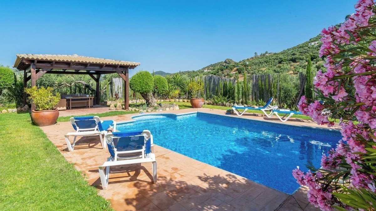 Algodonales Villa | Villa Hermanas Algodonales by Ruralidays