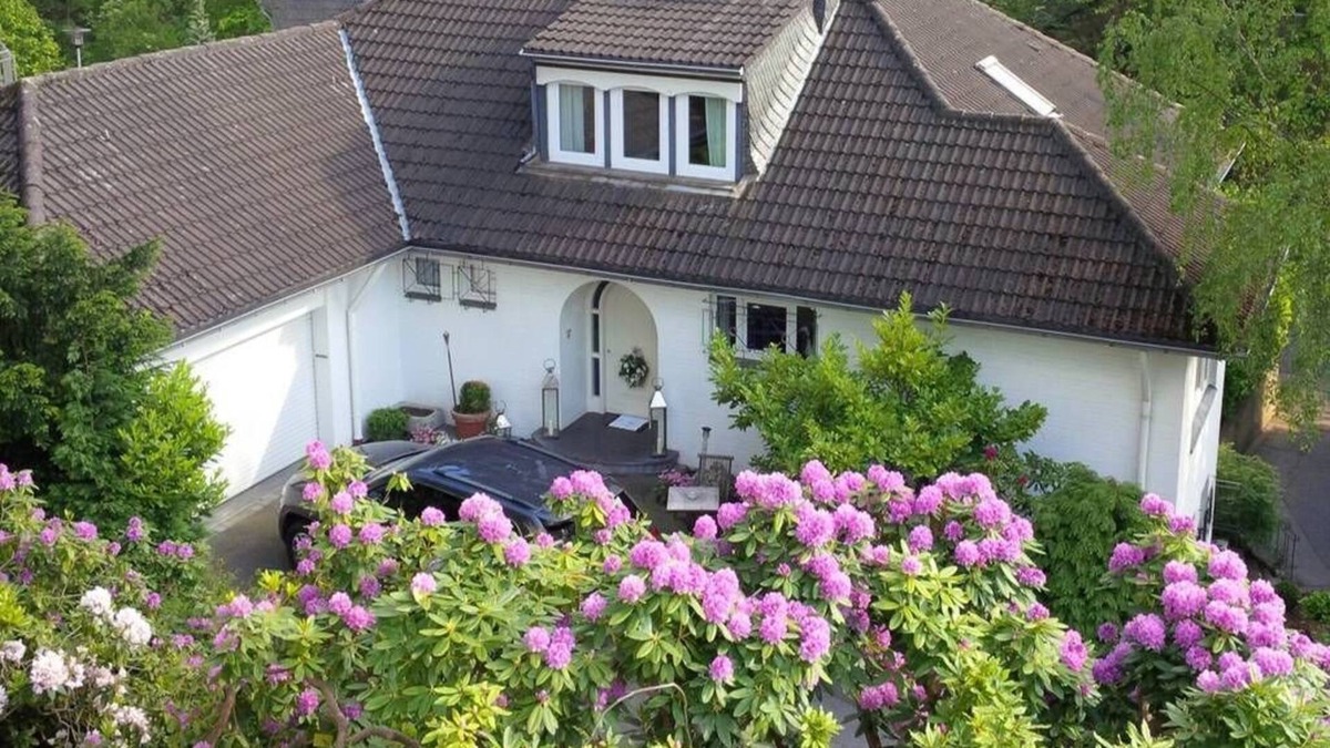 Aachen House | Villa Hydrangea in Aachen welcomes you!