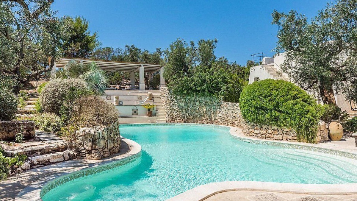 Racale Villa | Villa Ignatia: A charming villa surrounded by vineyards and olive groves, with Free WI-FI.