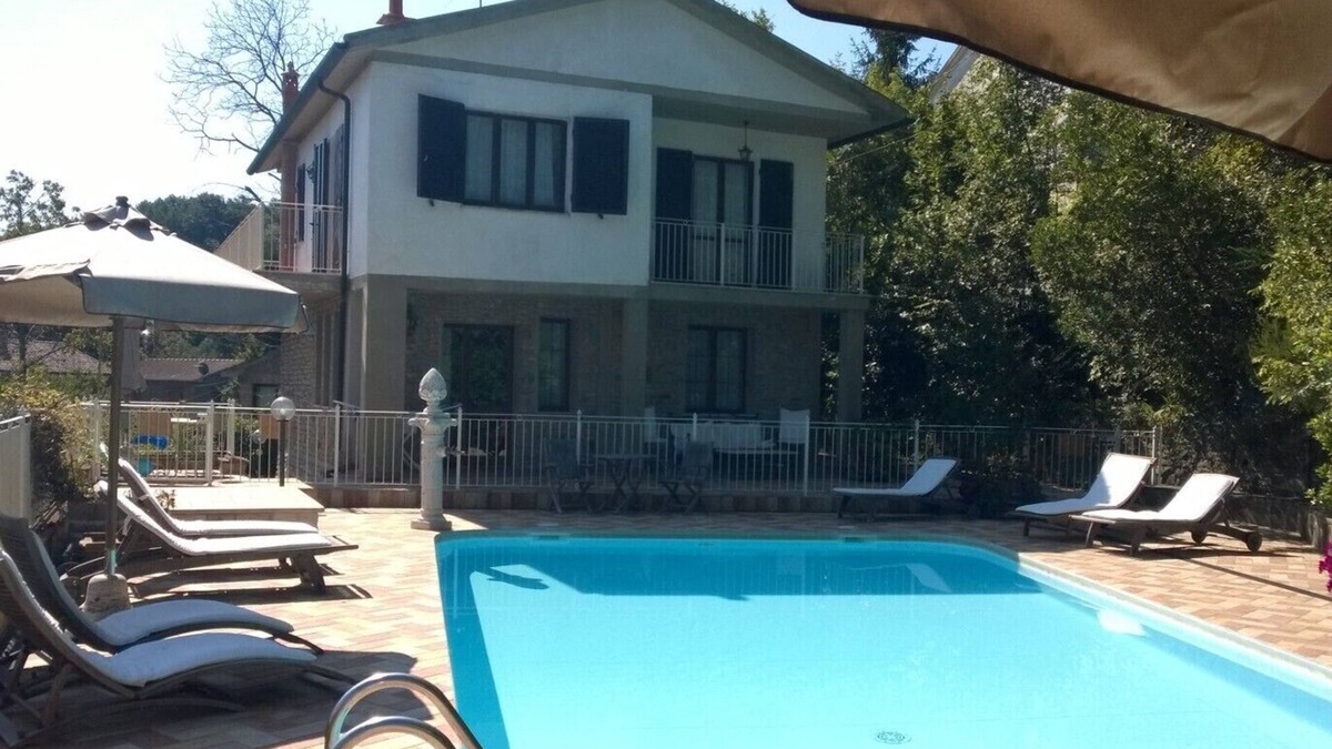 Val Canina Villa | Villa il Castagno - Three Bedroom Villa, Sleeps 11