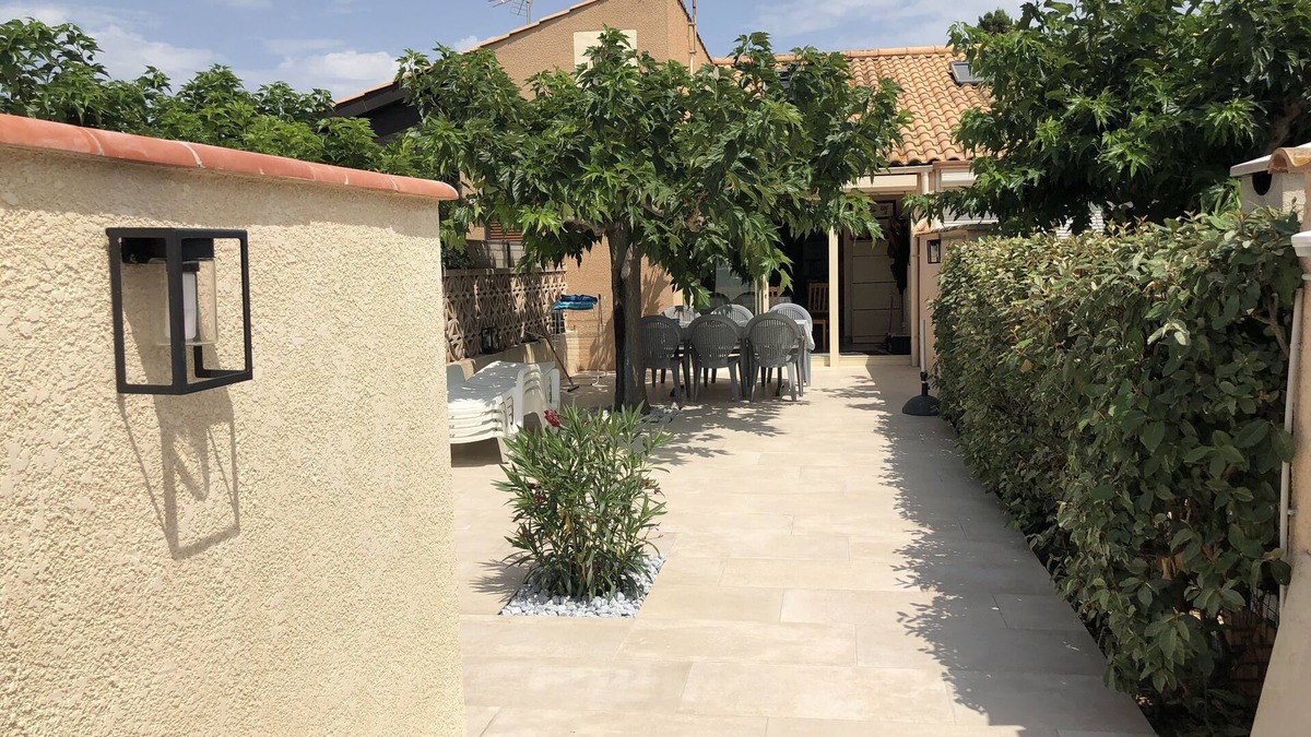 Portiragnes-Plage House | Villa in an exceptional setting on the seafront - Classified * air-conditioned, WI-FI