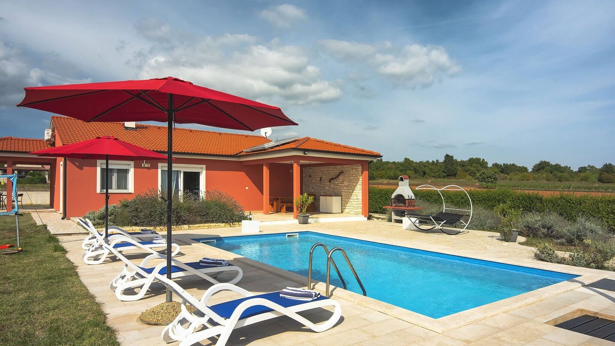 Rebici Villa | Villa in Barban near Beach & Pool