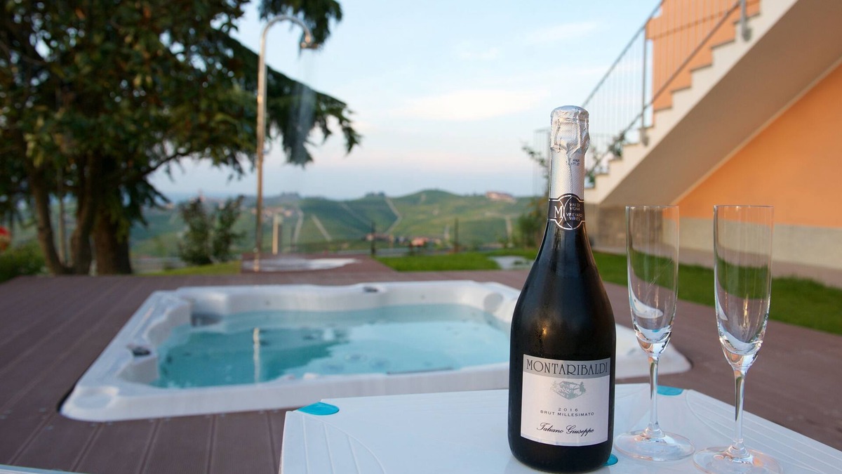 Barbaresco Villa | Villa in Barbaresco, LANGHE region, with jacuzzi, garden , panoramic terraces