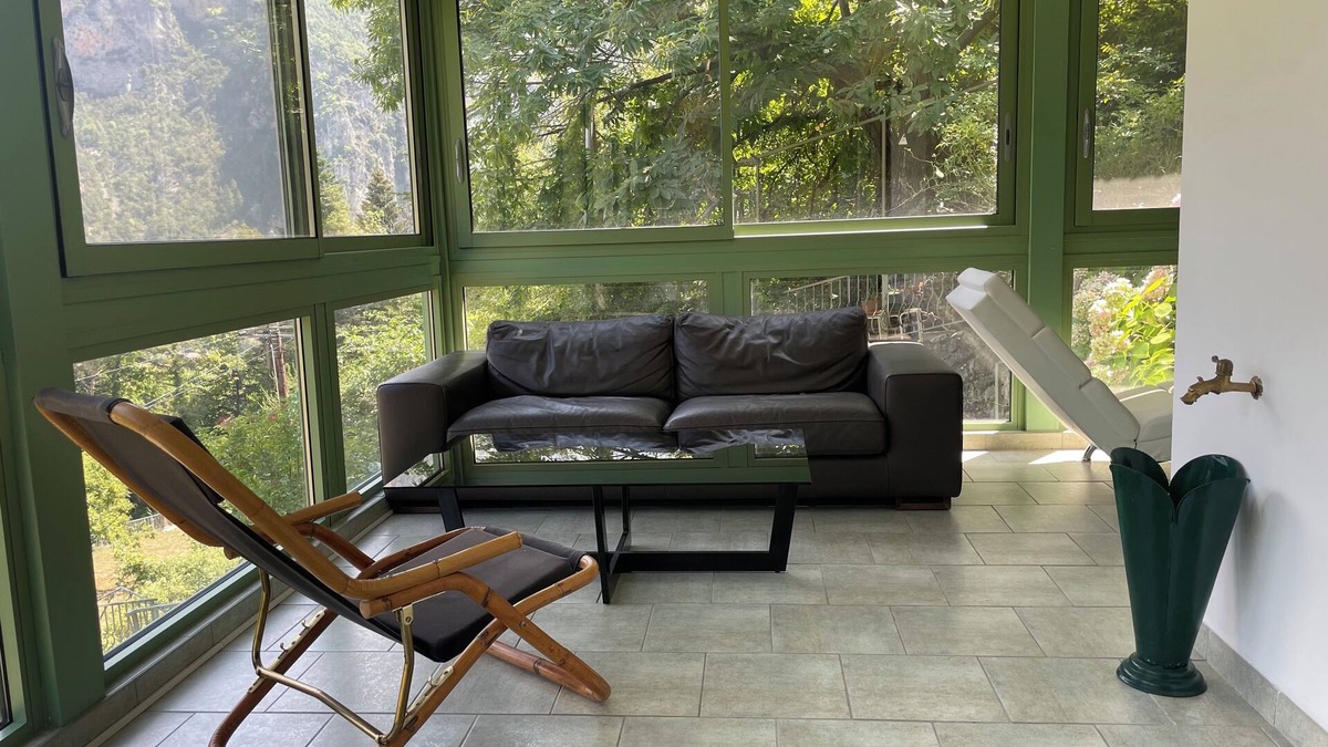 Saint-Dalmas-de-Tende Villa | Villa in bloom: family home, veranda and garden