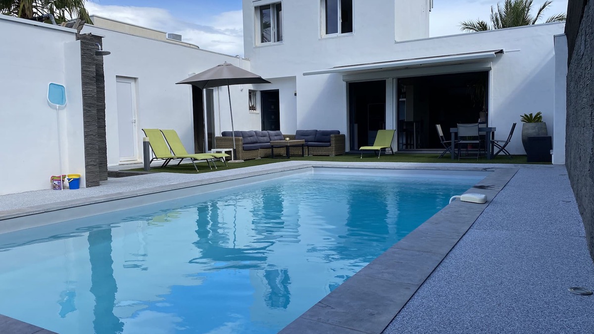Carnon-Plage Villa | VILLA in Carnon plage ! 125 M2 200m from the beach with heated pool, garage.