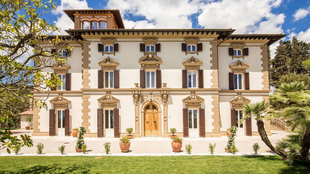 Campiglia Marittima Villa | Villa in Castelvecchio with 7 bedrooms sleeps 14