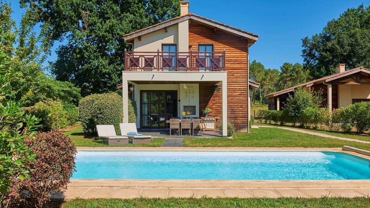 Salles Villa | Villa in Castle Park with Heated Pool