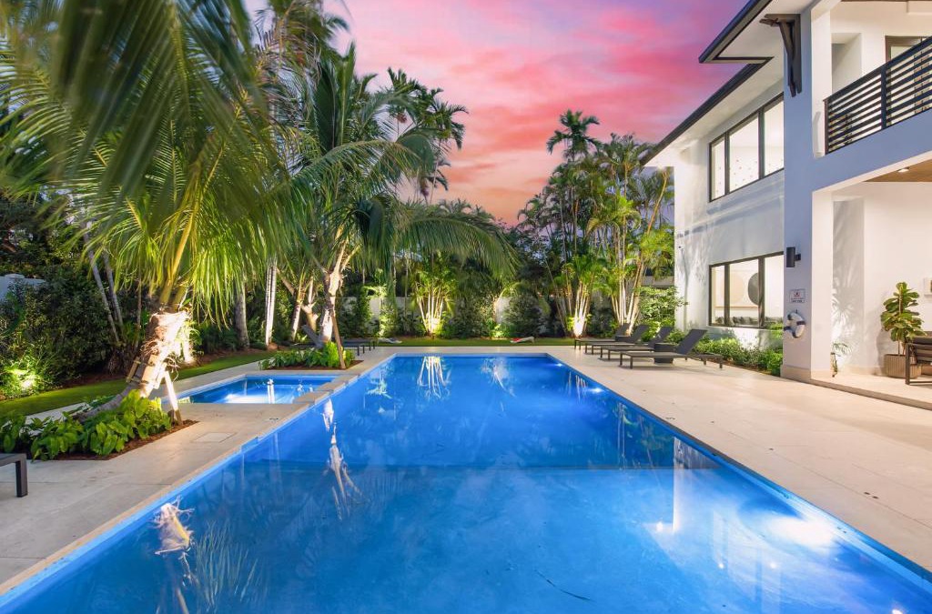 Coral Terrace House | Villa in Coral Gables with Pool Jacuzzi Game Room
