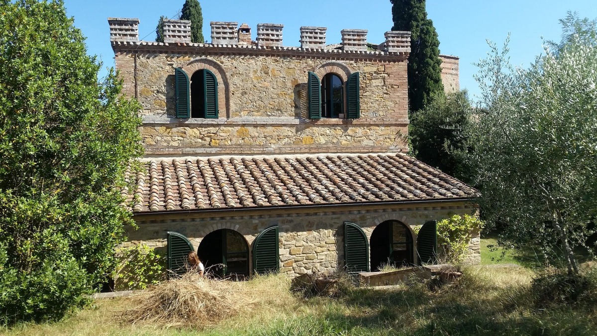 Montalcino Villa | Villa in front of Montalcino nearby Verdelli Castle