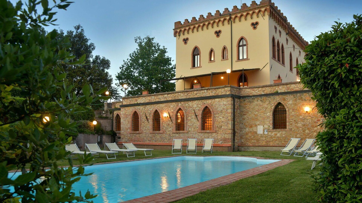 Bibbona Villa | Villa in Guardistallo with 9 bedrooms sleeps 18