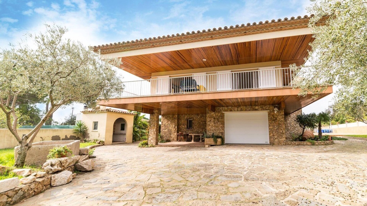 L'Escala Villa | Villa in L’Escala near Riells Beach