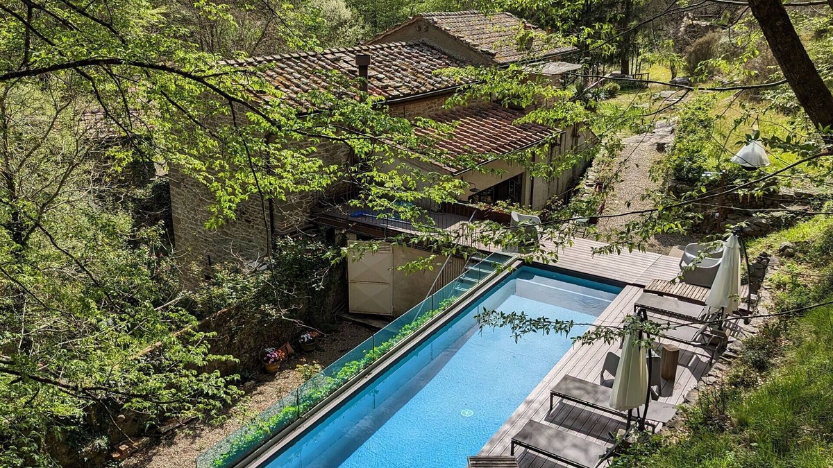 Loro Ciuffenna Villa | Villa in Loro Ciuffenna with 6 bedrooms sleeps 12