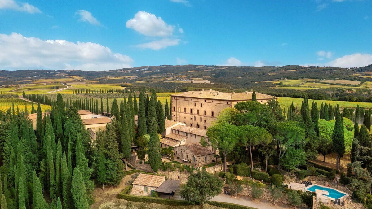 Montalcino Villa | Villa in Montalcino with 11 bedrooms sleeps 22