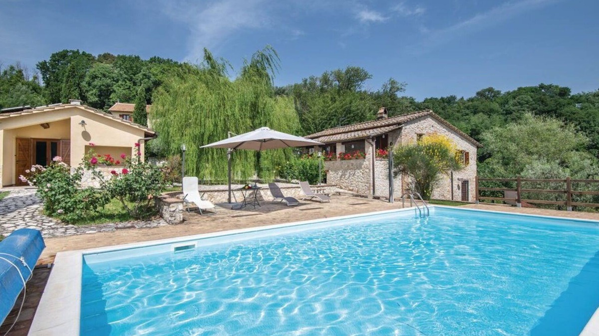 Fornole Villa | Villa in Narni with 4 bedrooms sleeps 16