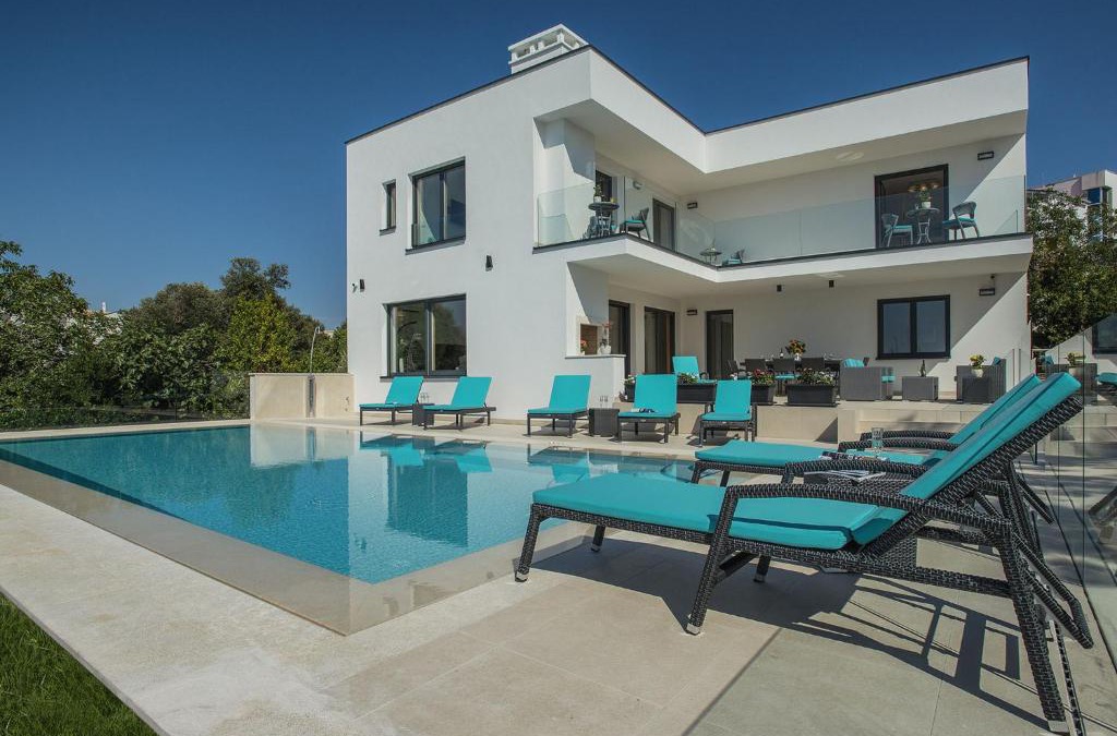 Pjescana Uvala Villa | Villa in Pje ana by the Beach with Pool