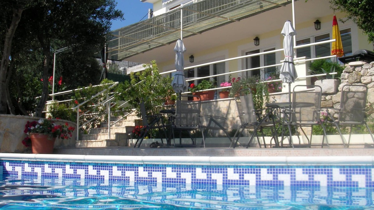 Podgora Apartment | Villa in Podgora with pool, sea view, quiet location, for 2-6 people, free WiFiI