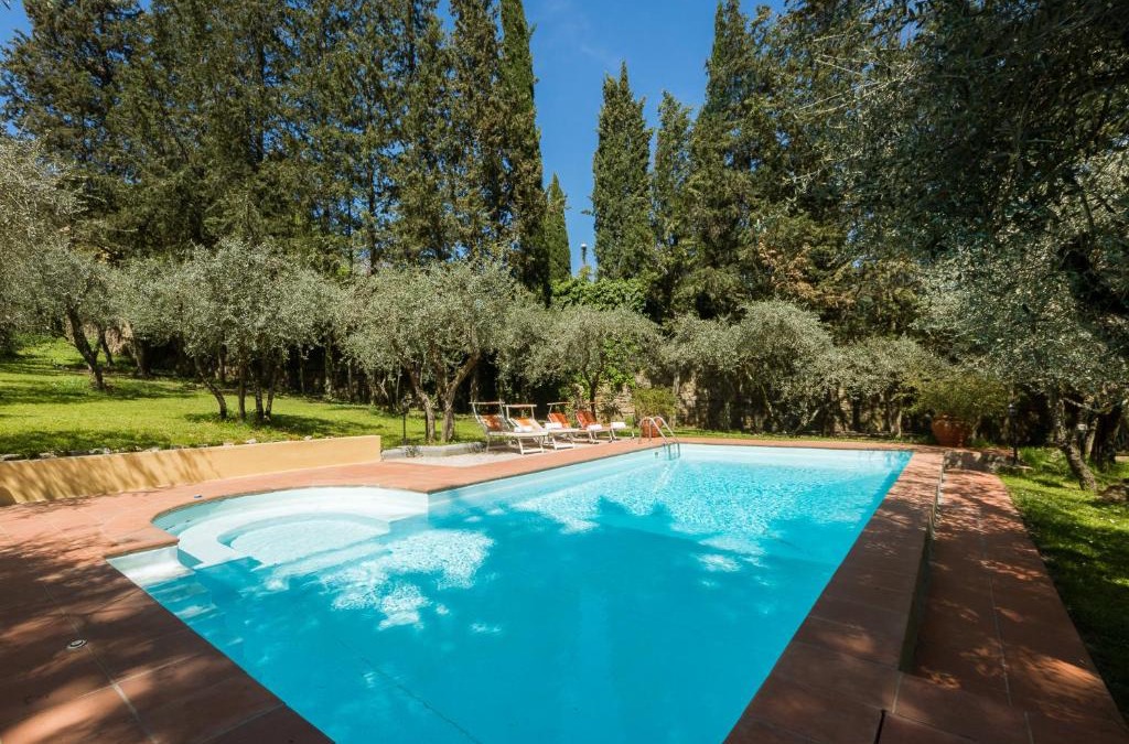 Oltrarno Villa | Villa in Private Estate,shared Pool,parking,3km to Ponte Vecchio